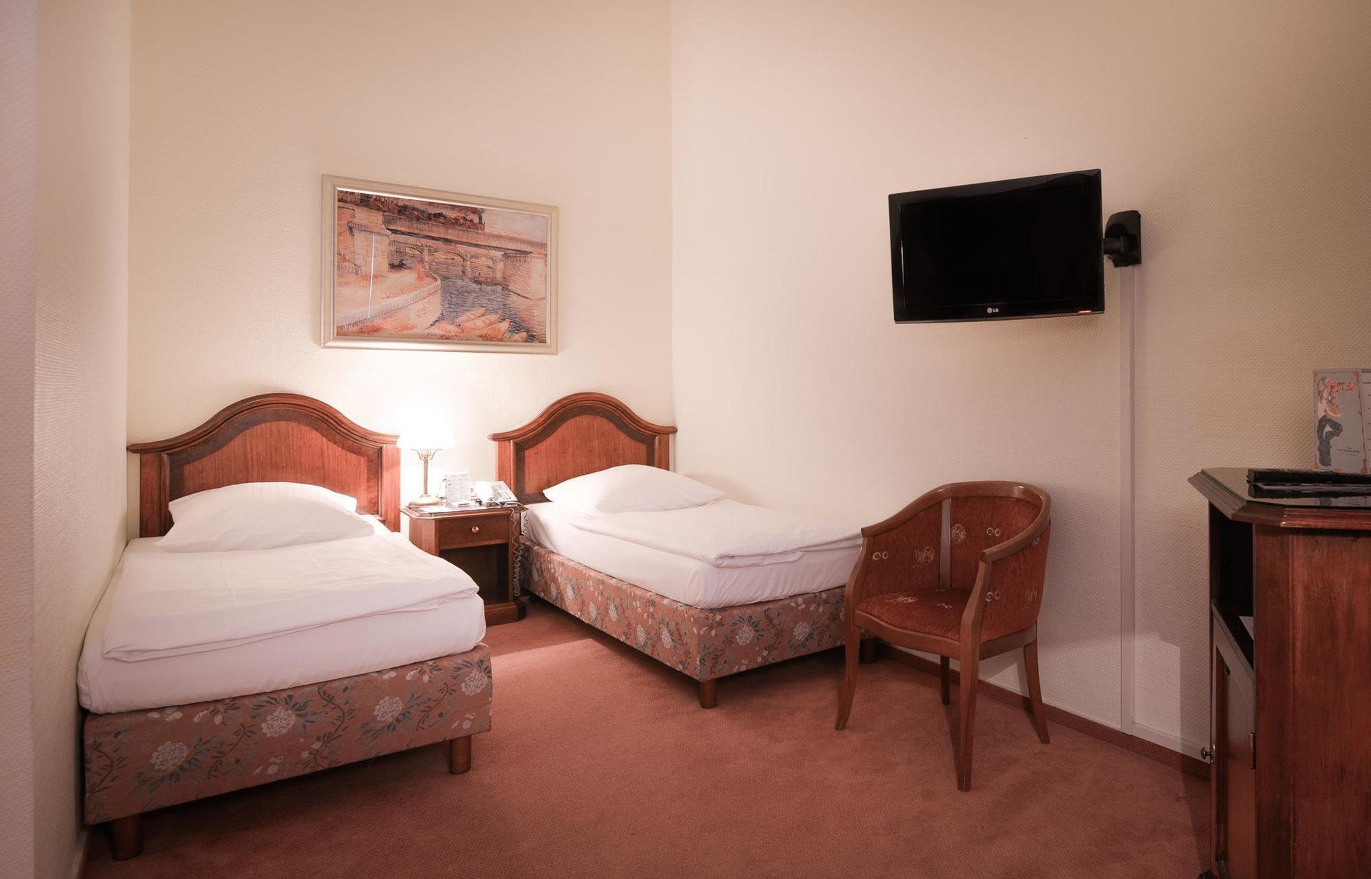 Hotel Henri Kurfürstendamm 4*